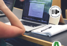 Scuola Borsa – Corso di Formazione Operatore Informatico Studente davanti al PC